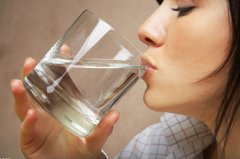 计算:看你每天喝多少水可长命百岁