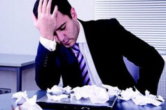 教你判断男人是否得肾病 腰痛